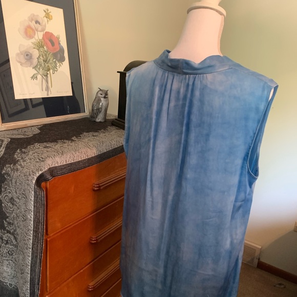 Elie Tahari Flowy Blouse: Large - Picture 2 of 4